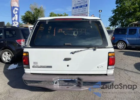 1997 Ford Explorer из США, поврежденный, VIN 1FMDU34X8VZB22571